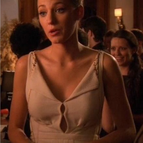 Louis Vuitton dress aso Serena gossip girl in red